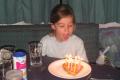 20_nz_2004_happybirthday Les 9 ans de Mathilde dans le camping-car avec en guise de gateau d'anniversaire des bonnes crepes sucrees ! L'un de ses plats favoris.