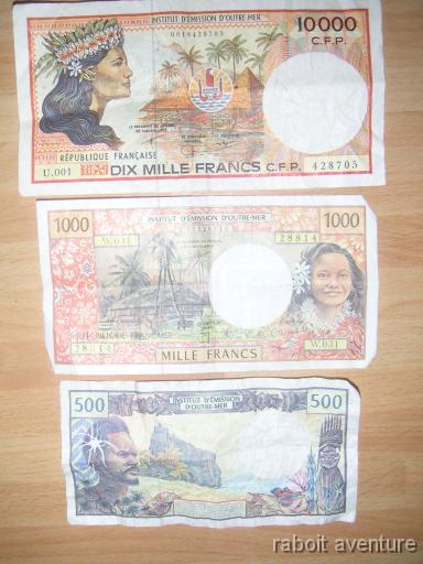 15_Moorea_1905_Monnaie Les beaux billets en Francs CFP, si vite depenses ... 10000 Francs CFP environ 80 Euros.