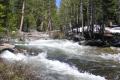 34_yosemite_1606torrent Torrent evacuant les eaux de fonte des neiges